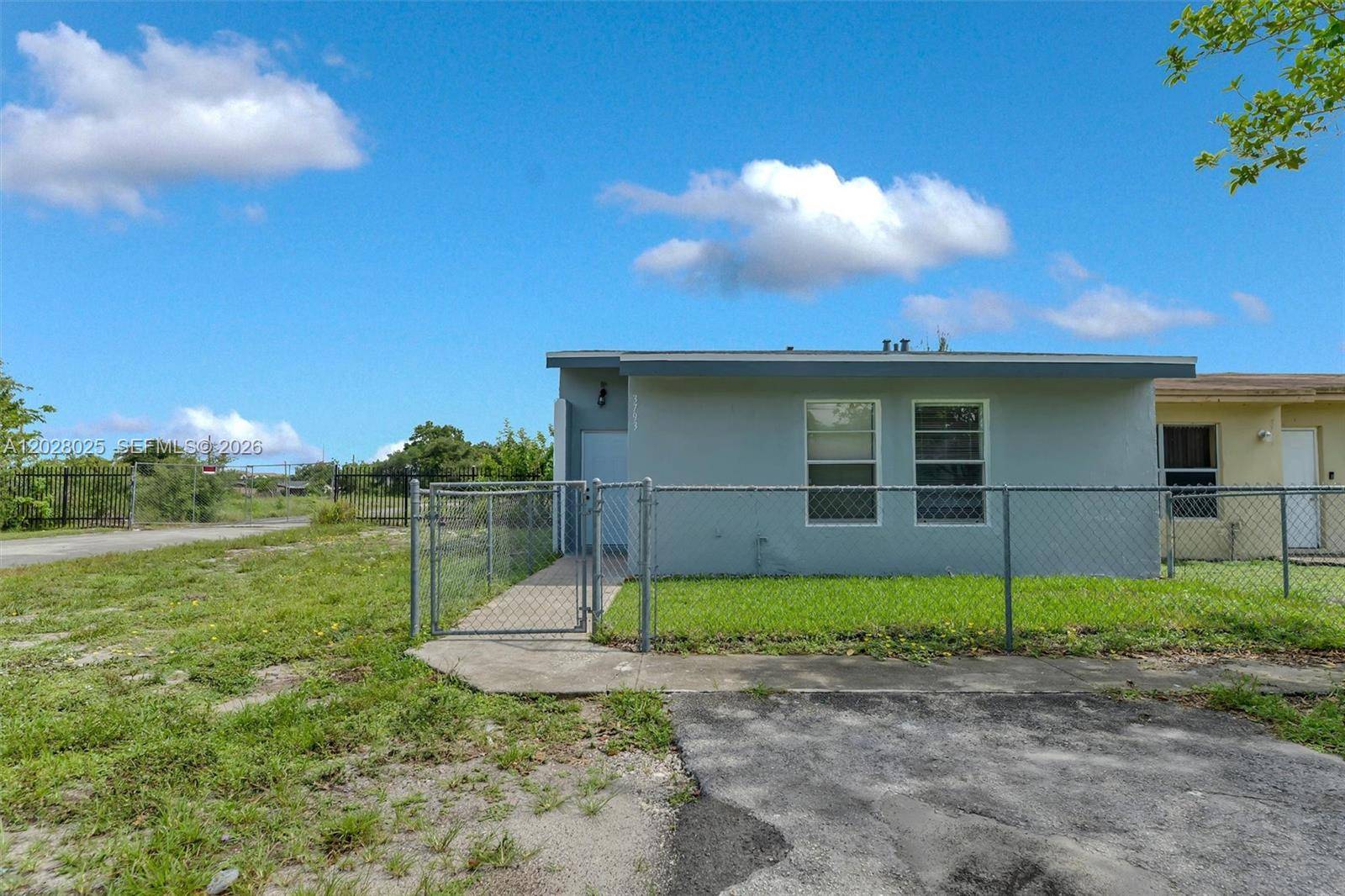 3793 NW 213th TerMiami Gardens - picture