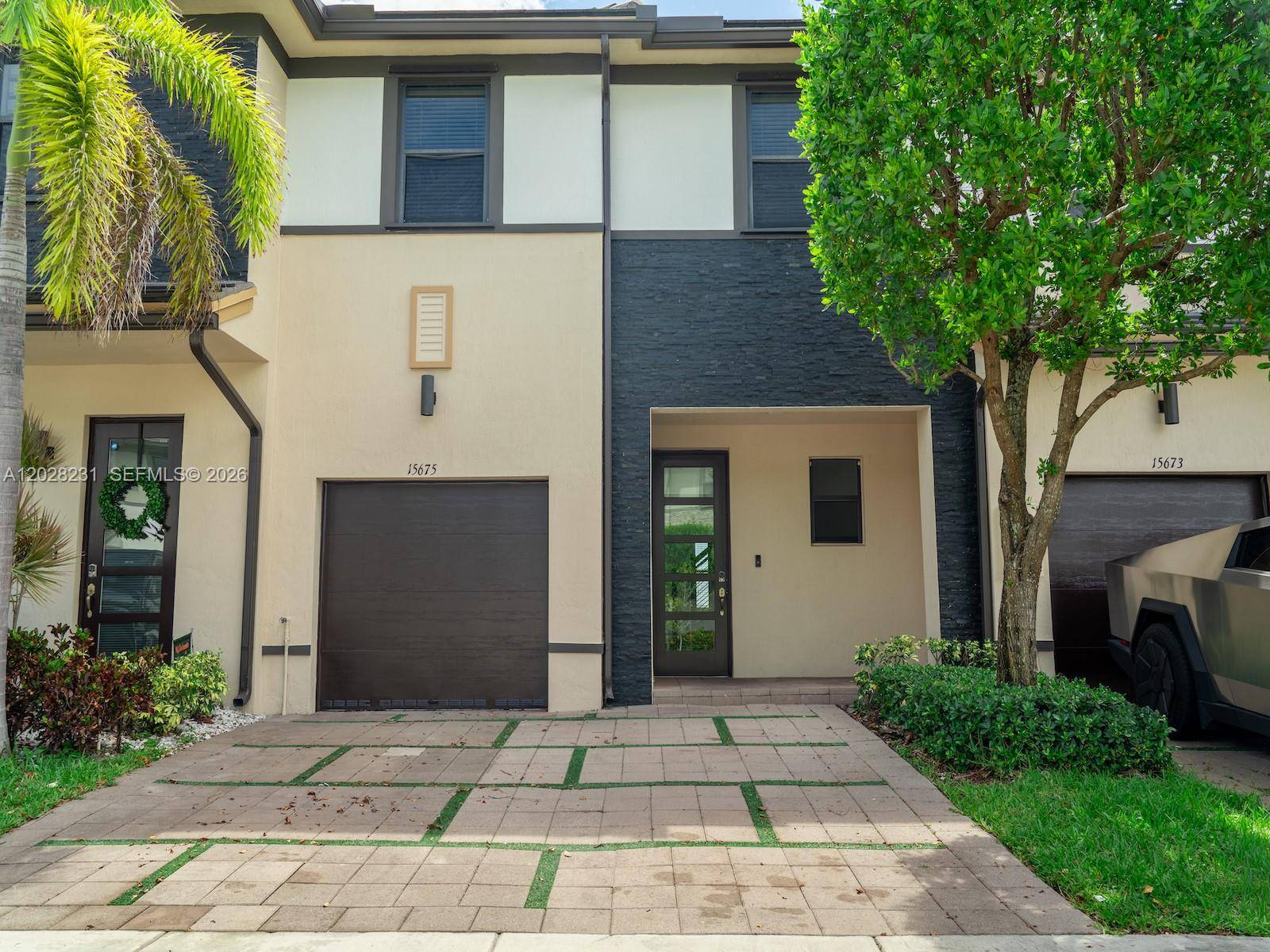 15675 NW 91st CtMiami Lakes - Townhouse/Villa-Annual,Townhouse condo unit 15675 - picture