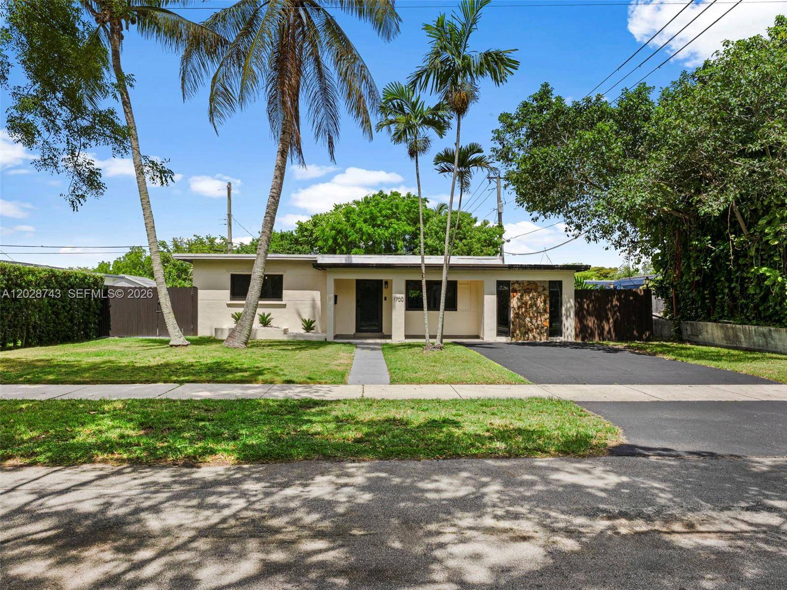 1700 SW 64th AveWest Miami - picture