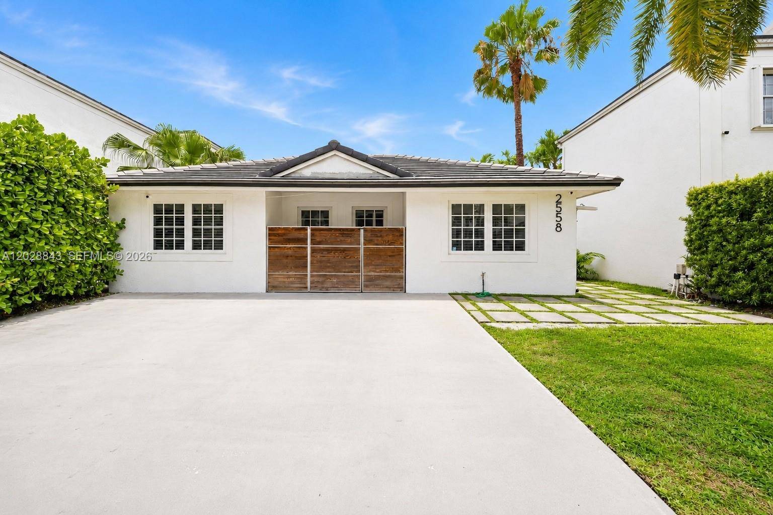 2558 NE 206th TerraceAventura - picture