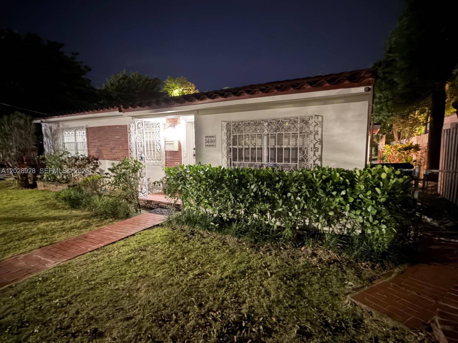 3600 SW 26th StMiami - picture