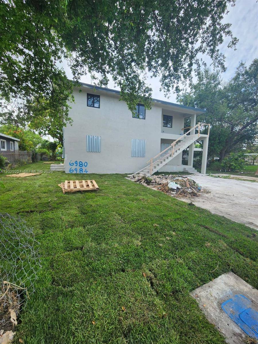 2970 NW 48th StMiami - Duplex/Tri/Quad-Annual,Villa condo unit 2970 - picture