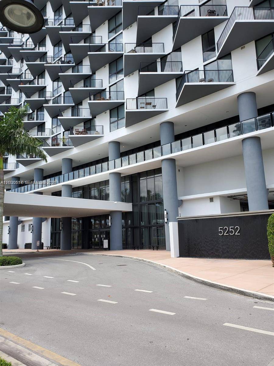 5252 NW 85th AveDoral - Condo/Co-Op/Annual,Condo condo unit 1104 - picture