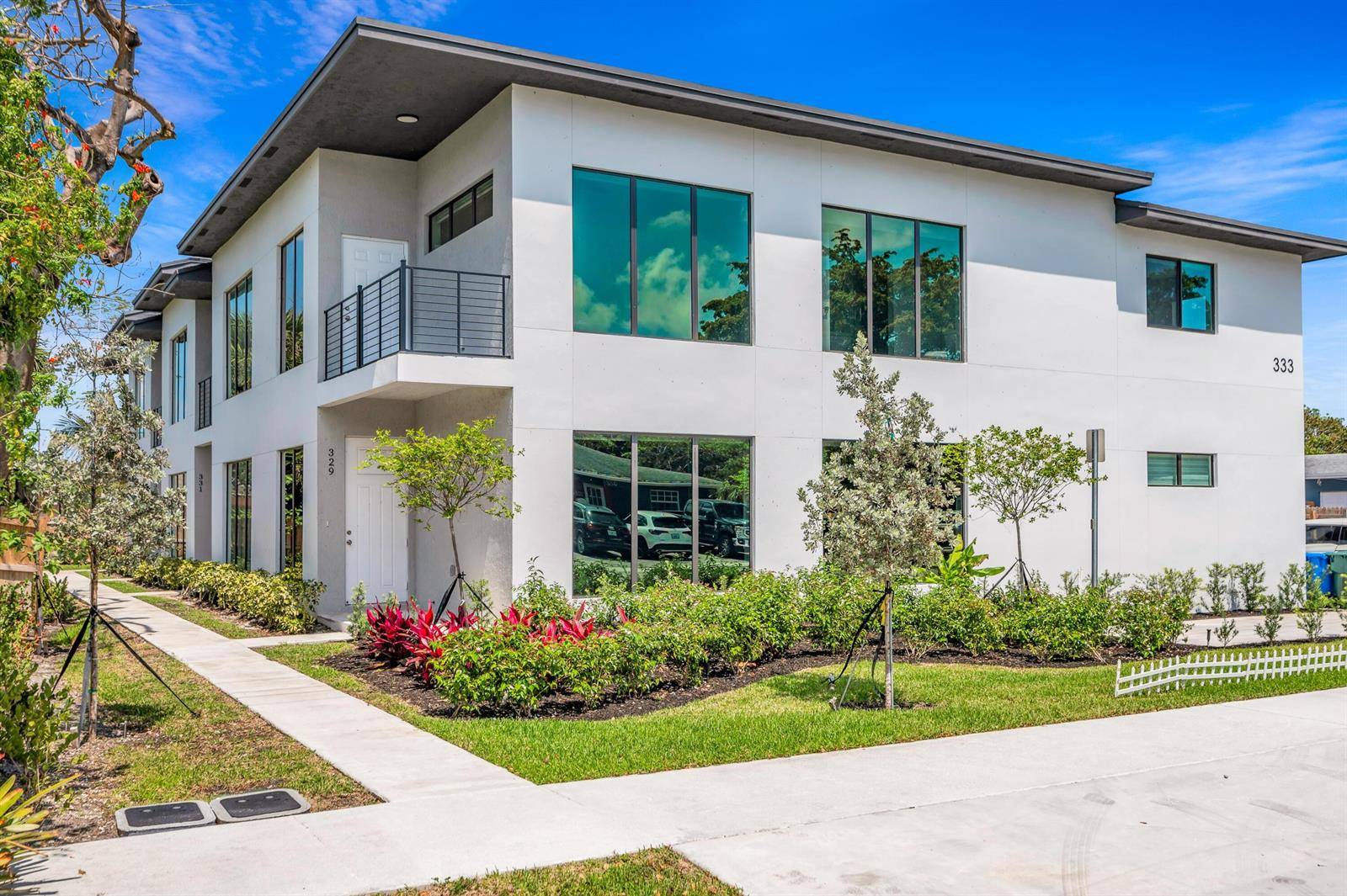 333 NW 41stOakland Park - House condo unit 337 - picture