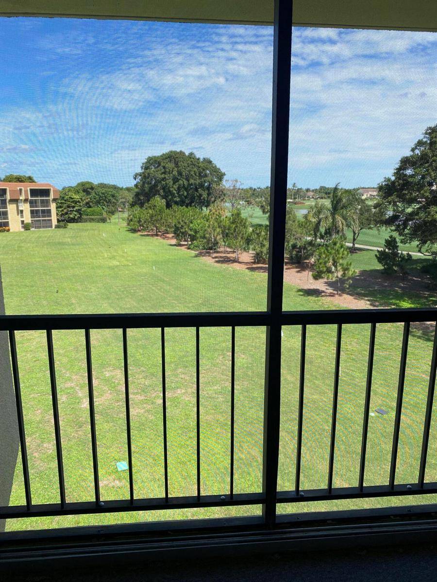 5390 NW Woodland LakesPalm Beach Gardens - Condo condo unit 4020 - picture