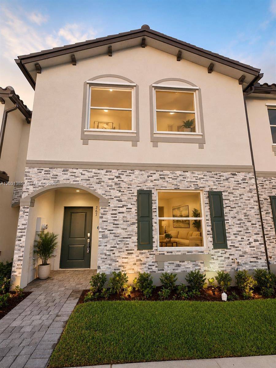 267 SE 11th CtFlorida City - Townhouse/Villa-Annual,Townhouse condo unit Blank - picture