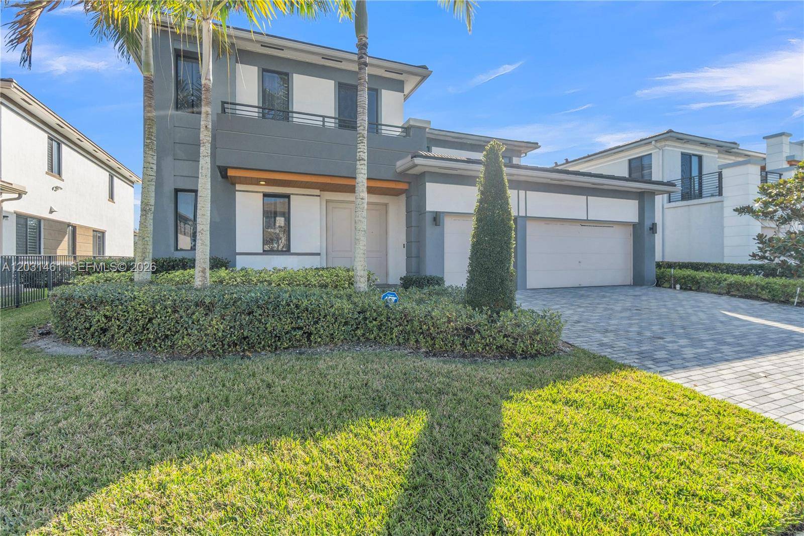 10890 Shore StParkland - picture