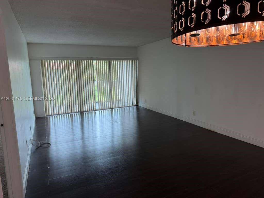 140 Lakeview DrWeston - BUILDING ONE OF RACQUET C condo unit 211 - picture