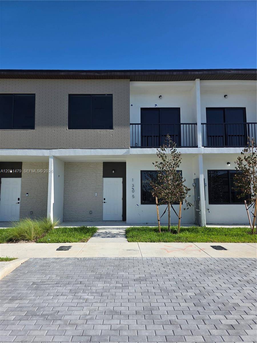 1305 NW 4th TerFlorida City - Townhouse/Villa-Annual,Townhouse condo unit 1305 - picture