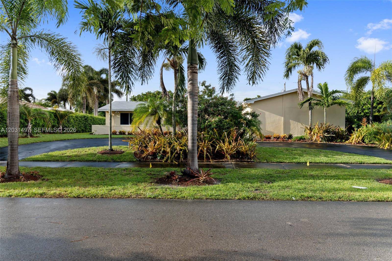 4410 N Buchanan StHollywood - picture