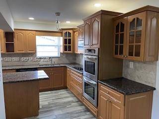 240 N 70th WayHollywood - picture