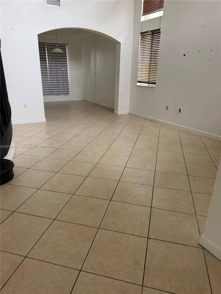 3581 NE 11th DrHomestead - picture