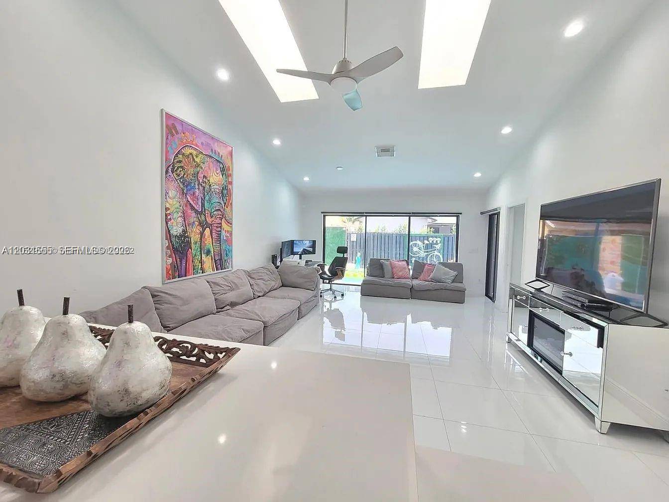 270 SE 7th StDania Beach - picture