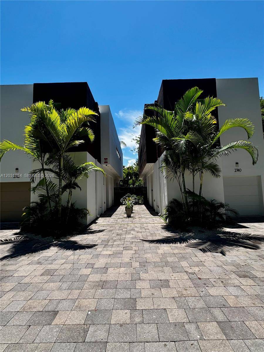 2740 SW 29th AveMiami - Duplex/Tri/Quad-Annual,Multi Family condo unit 2740 - picture
