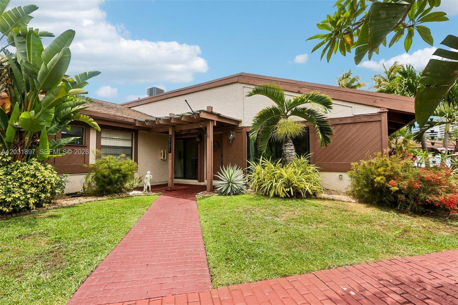 2731 S Parkview DrHallandale Beach - picture