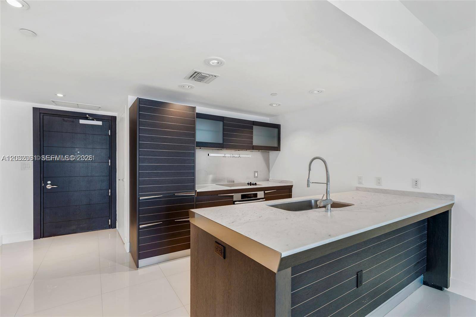 200 Biscayne Boulevard WayMiami - Condo/Co-Op/Annual,Condo condo unit 3713 - picture