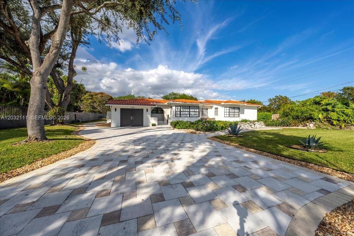 7705 SW 66th StMiami - picture