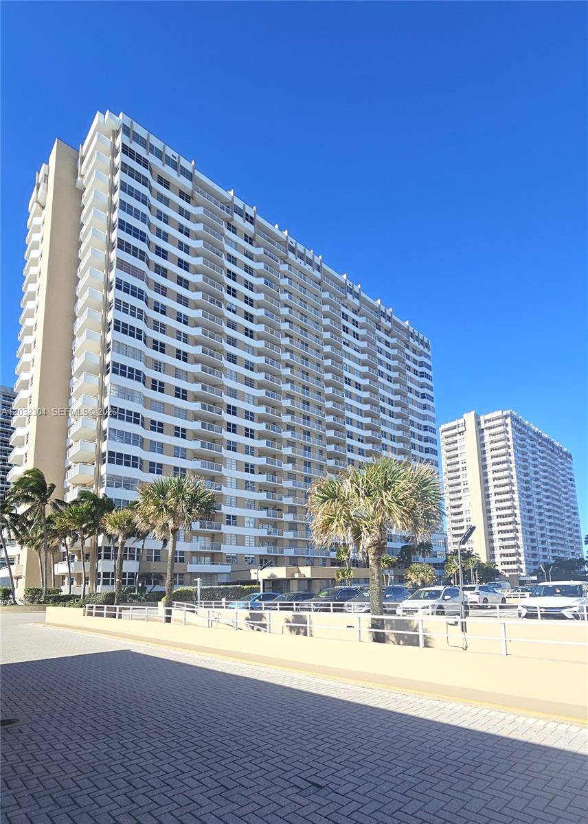 1950 S Ocean DrHallandale Beach - Condo/Co-Op/Seasonal,Condo condo unit 3D - picture
