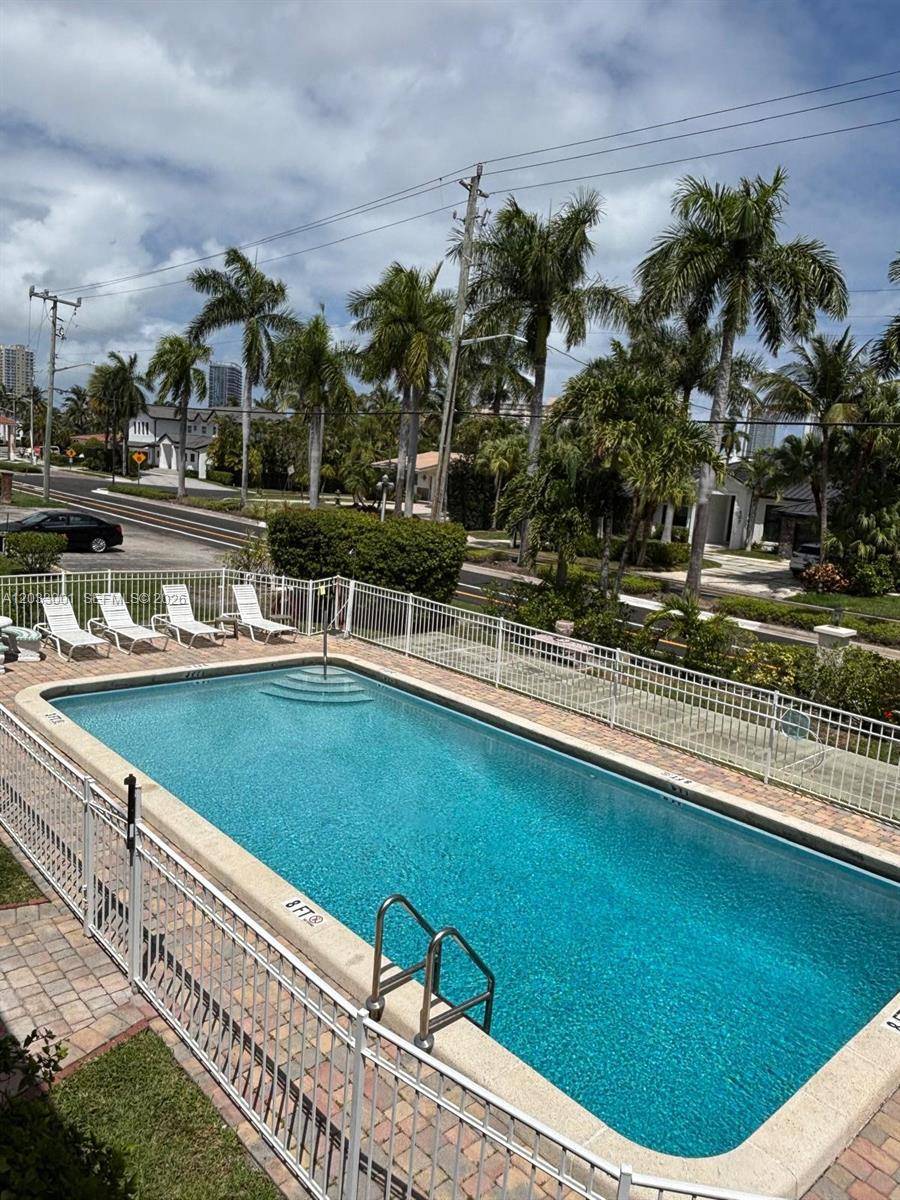 500 Layne BlvdHallandale Beach - Condo 1-4 Stories,Condo condo unit 12 - picture
