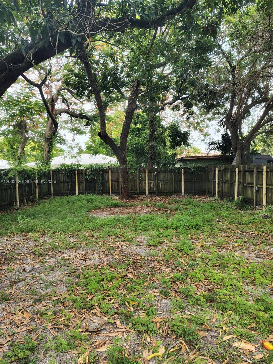 944 NW 51st StMiami - picture