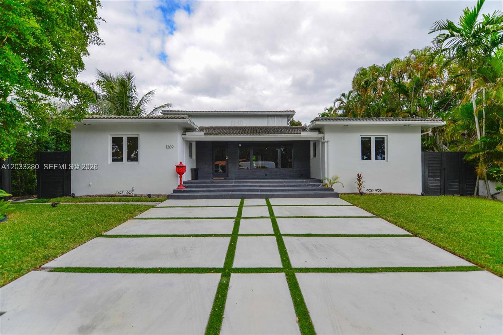 1209 NE 96th StMiami Shores - Single Family-Seasonal,House condo unit 1209 - picture