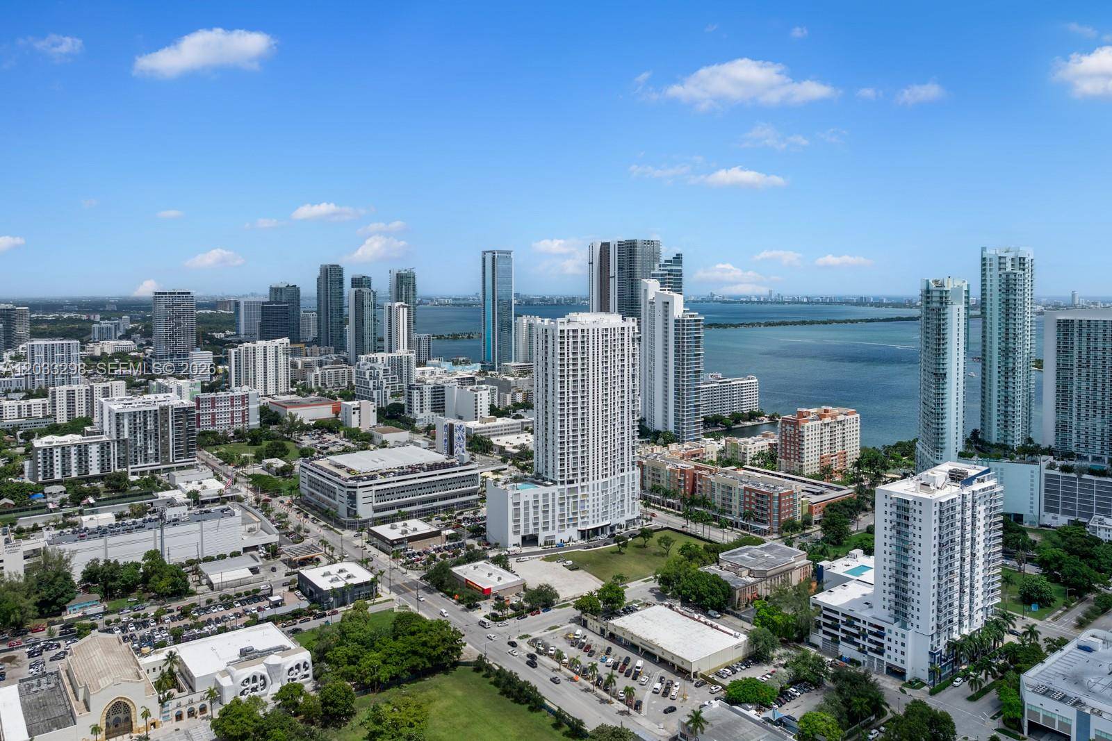 2000 Biscayne BlvdMiami - Apartments-Annual,Apartment condo unit 1009 - picture
