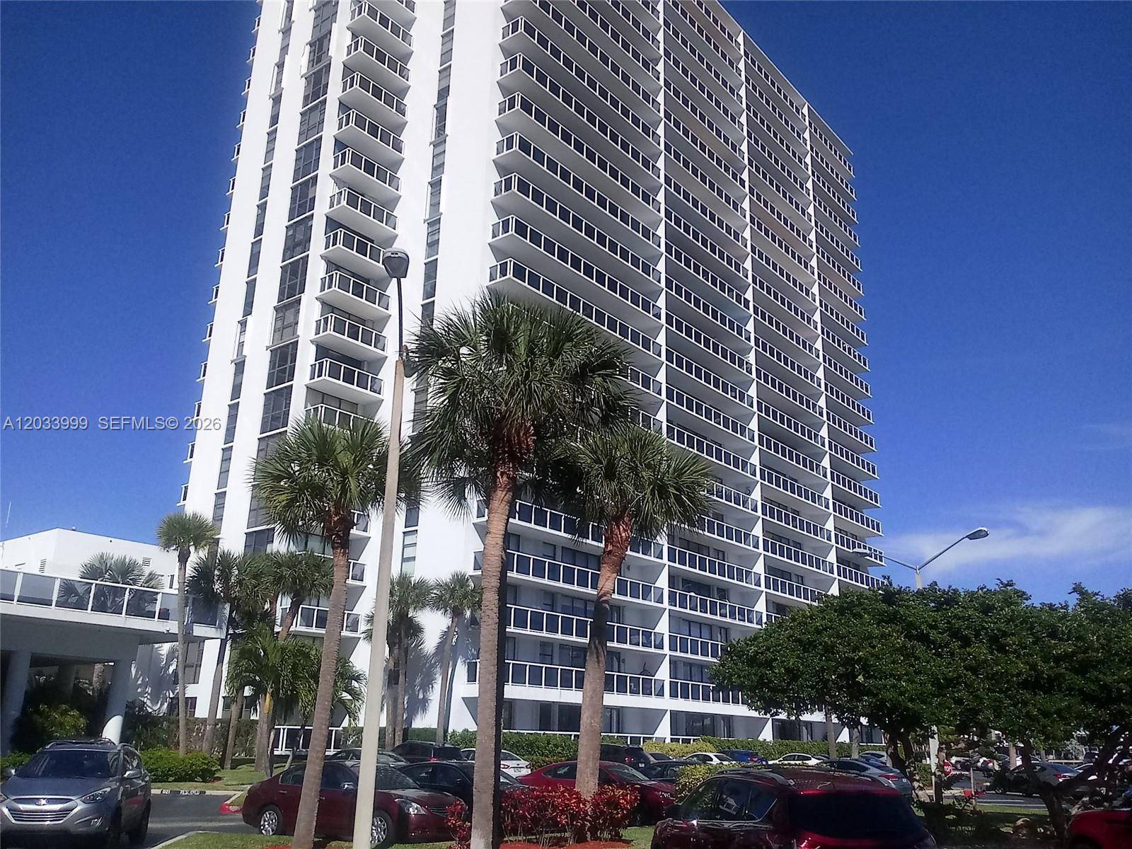 20505 E Country Club DrAventura - Condo/Co-Op/Annual,Condo condo unit 237 - picture