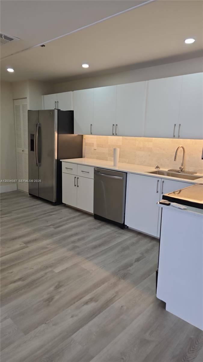 9124 Collins AveSurfside - Condo/Co-Op/Annual,Condo condo unit 304 - picture