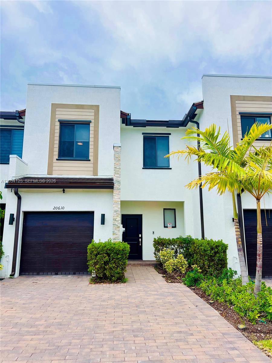 20610 NE 5th PlMiami - picture