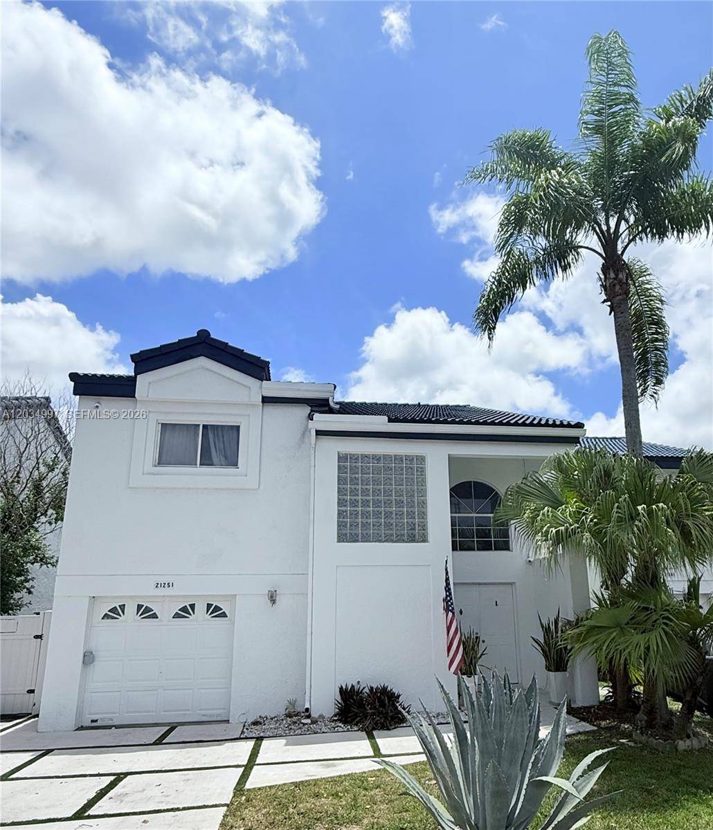 21251 NE 3rd CtMiami - picture