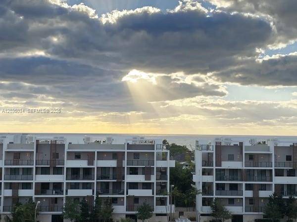 3031 N Ocean BlvdFort Lauderdale - Single Family-Annual,Condo condo unit 805 - picture