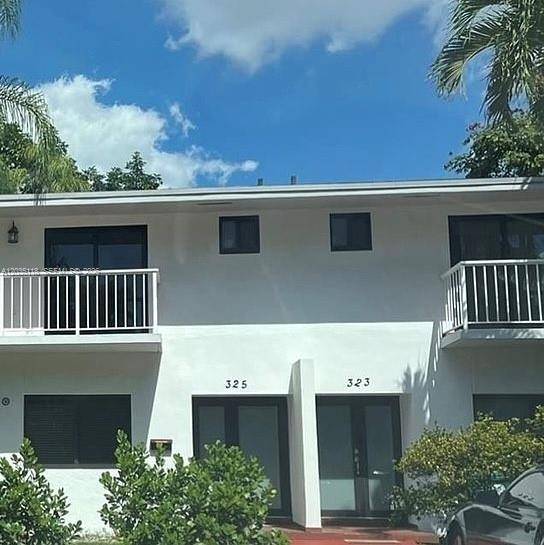 323 Menores AveCoral Gables - picture