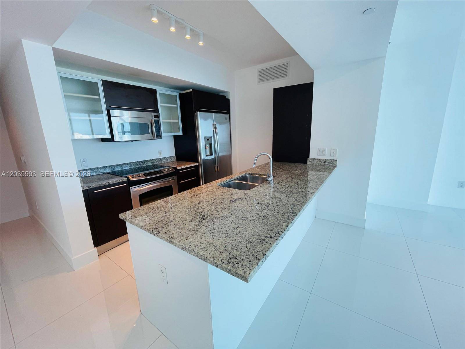 950 Brickell Bay DrMiami - Condo/Co-Op/Annual,Condo condo unit 3210 - picture