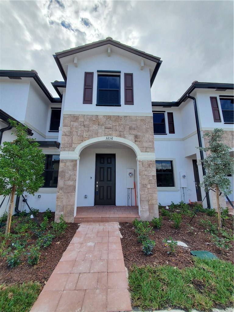 3216 W 114thHialeah - picture