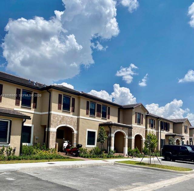 3476 W 114th TerHialeah Gardens - picture