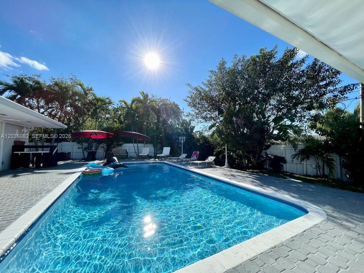 416 N Rainbow DrHollywood - picture