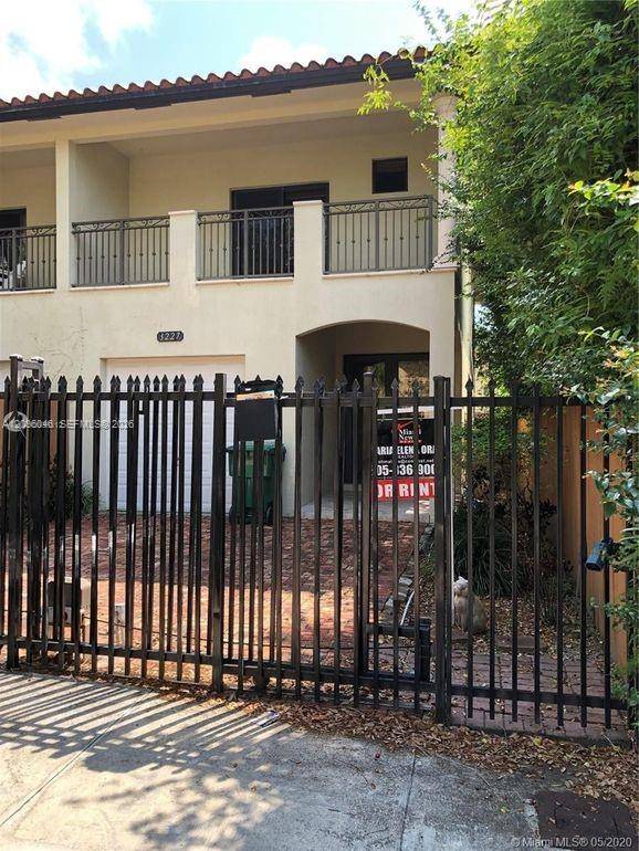 3227 Gifford LnMiami - Condo/Co-Op/Annual,Condo condo unit 3227 - picture