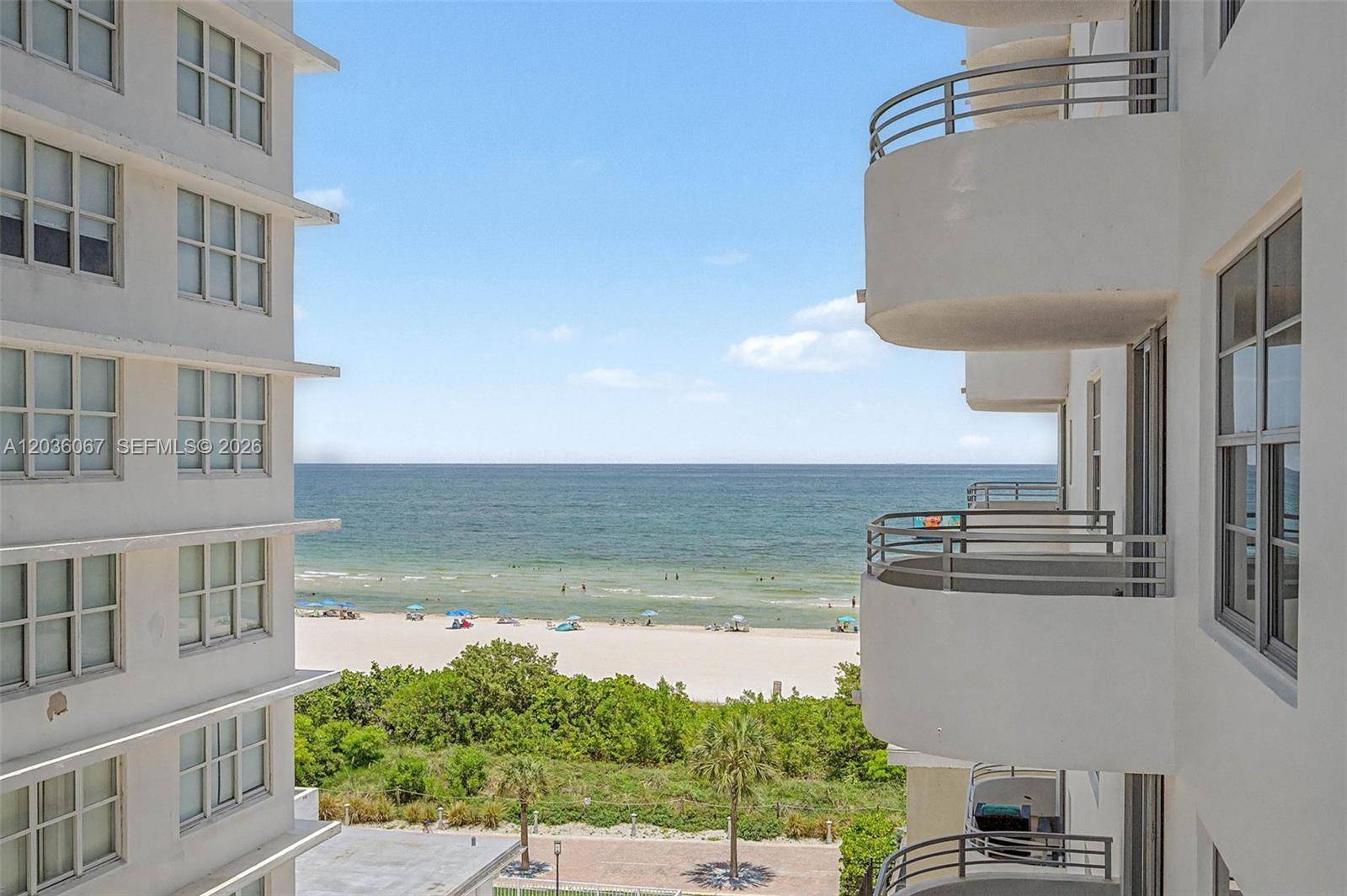 5555 Collins AveMiami Beach - Condo/Co-Op/Annual,Condo condo unit 7B - picture