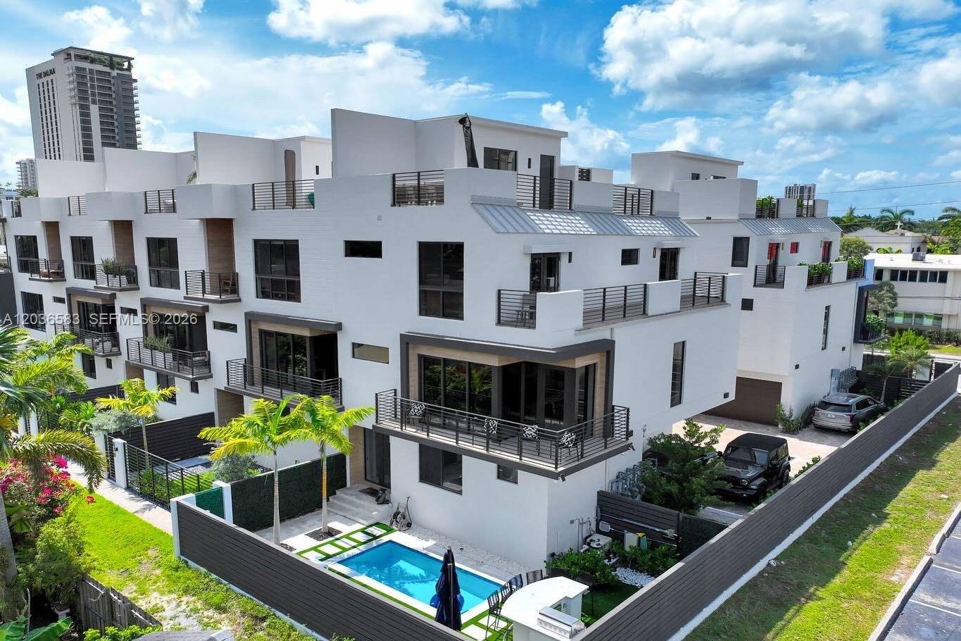 820 NE 2nd StFort Lauderdale - Townhouse/Villa-Annual,Townhouse condo unit 1 - picture