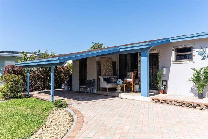 707 SW 3rd AveHallandale Beach - picture