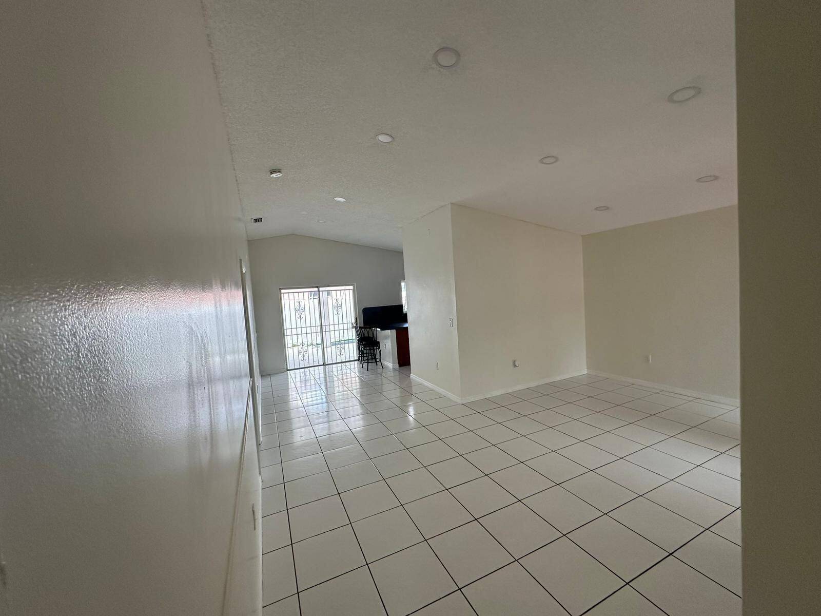 9316 NW 121stHialeah Gardens - House condo unit 51 - picture