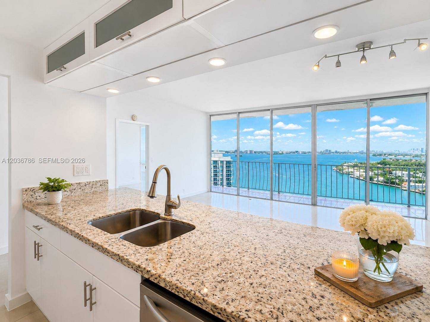 7601 E Treasure DrNorth Bay Village - Condo/Co-Op/Seasonal,Condo condo unit PH216 - picture