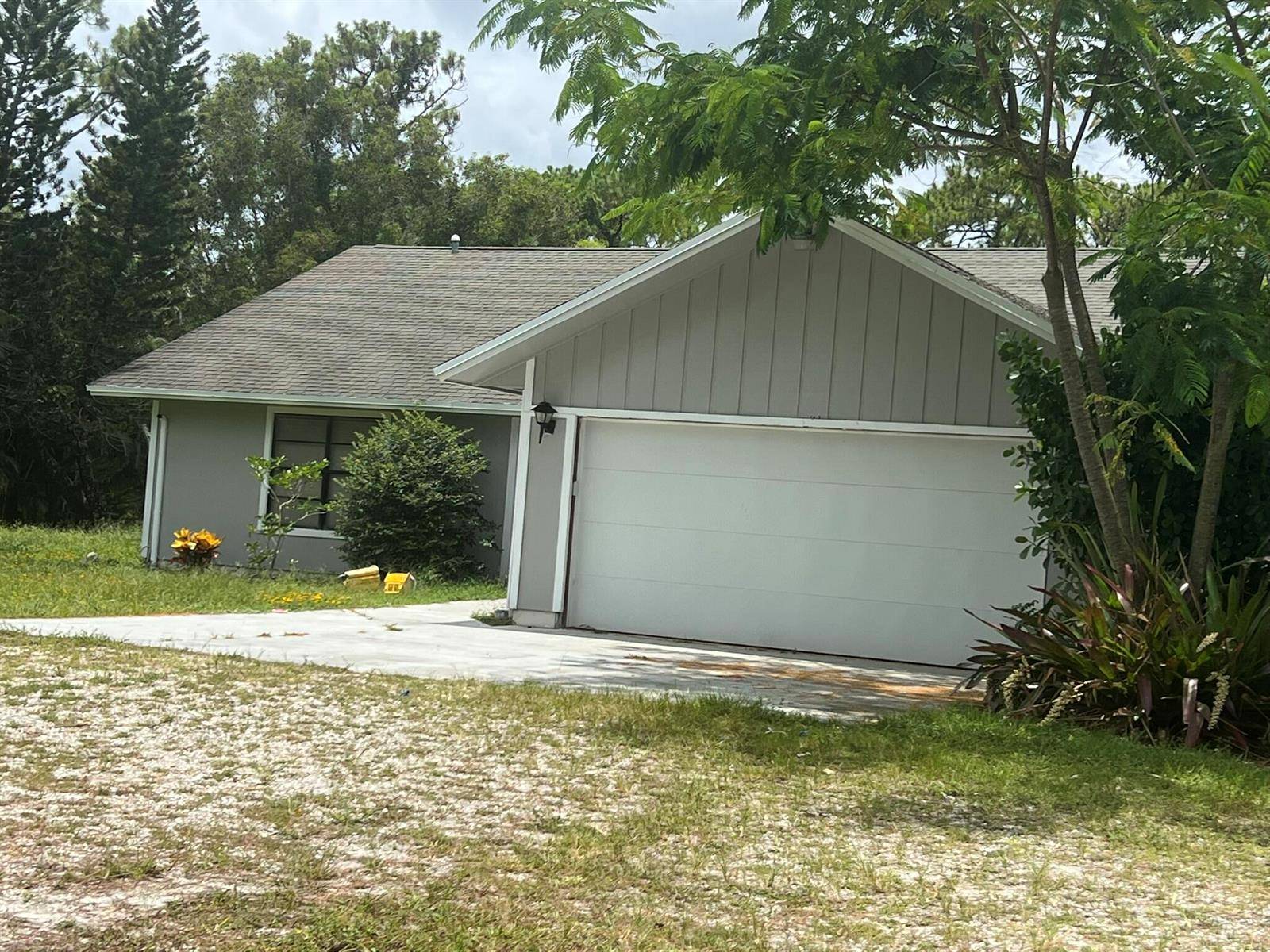 4811 N 122nd Dr - picture