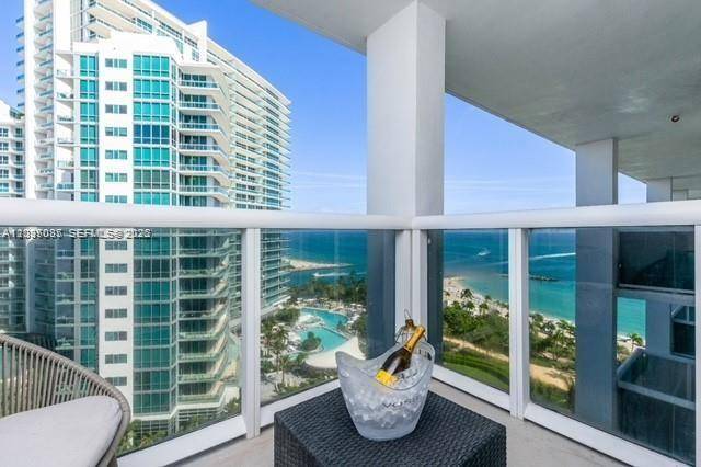 10275 Collins AveBal Harbour - Condo/Co-Op/Annual,Condo condo unit 1404 - picture