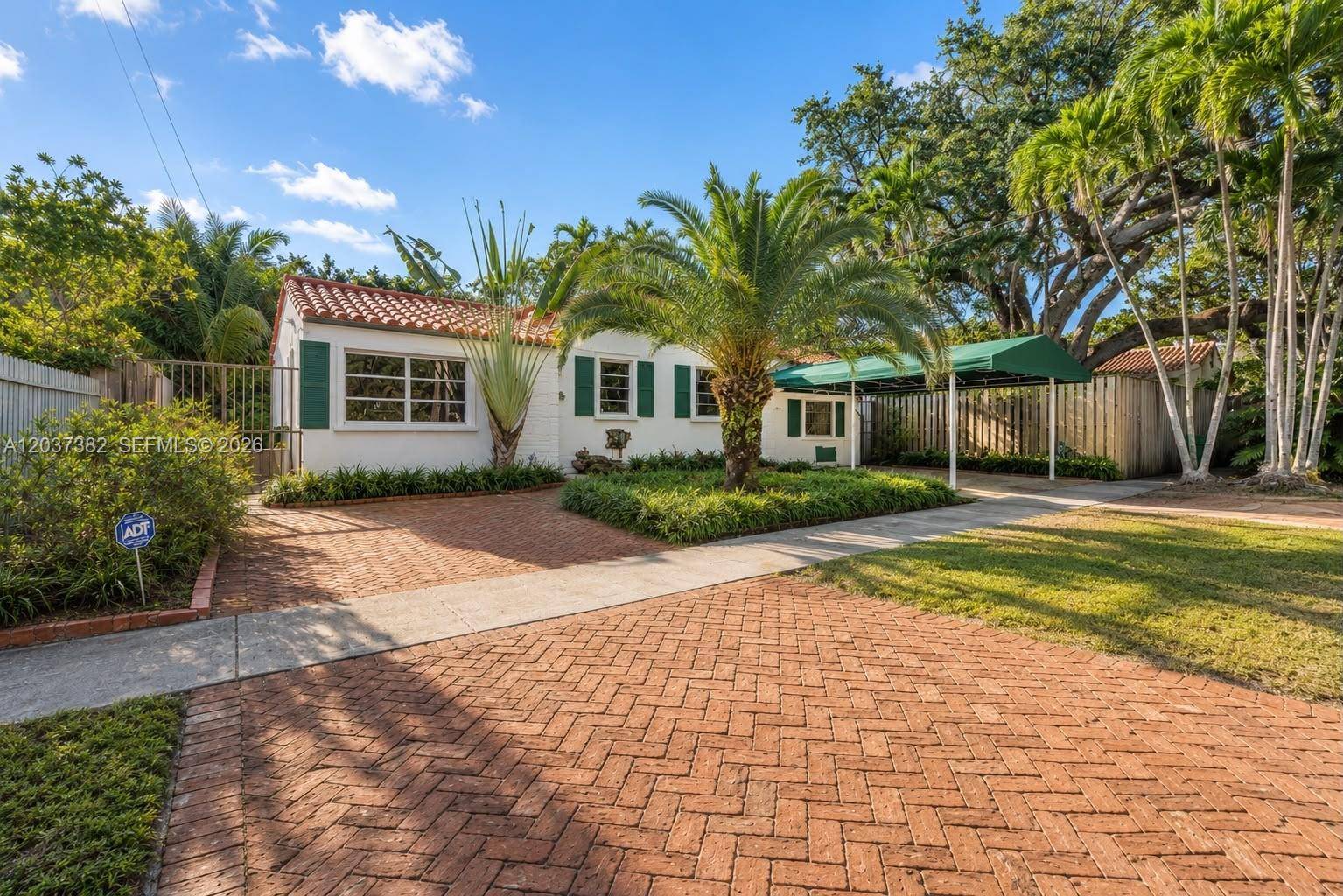 2550 Trapp AveMiami - picture