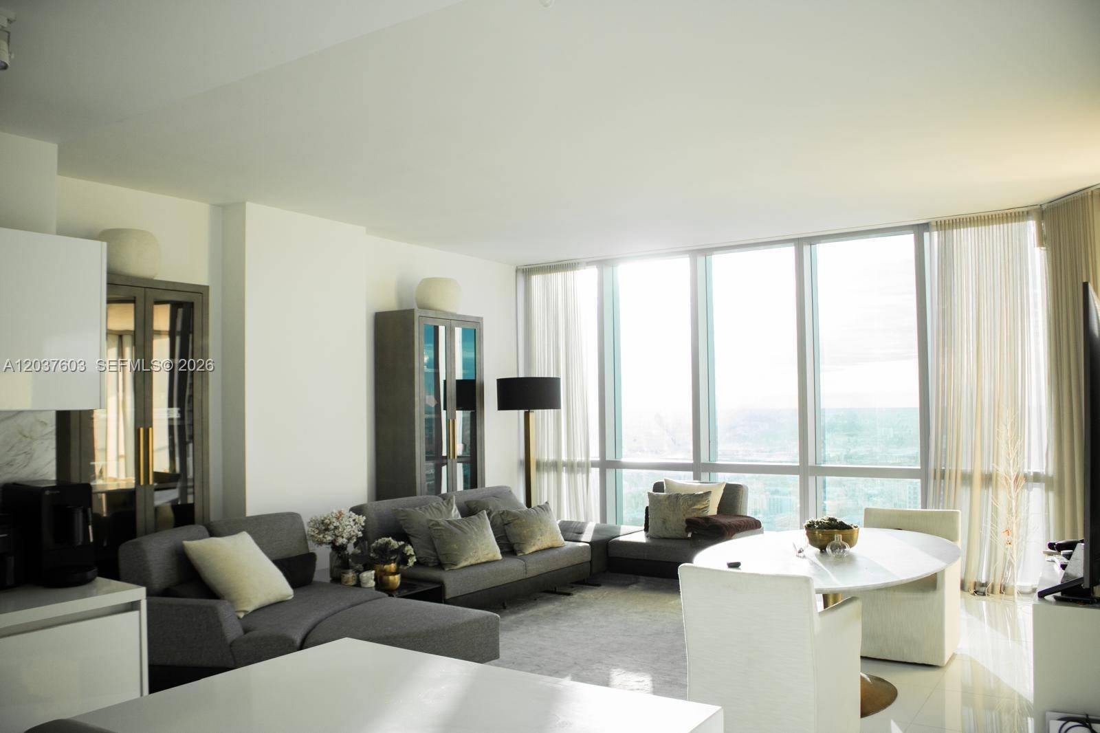 851 NE 1st AveMiami - Condo/Co-Op/Annual,Apartment condo unit 4806 - picture
