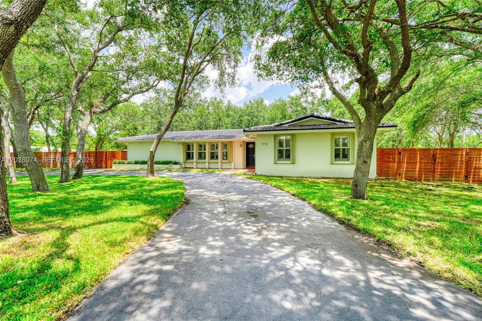7715 SW 122nd StPinecrest - Single Family-Annual,House condo unit n/a - picture