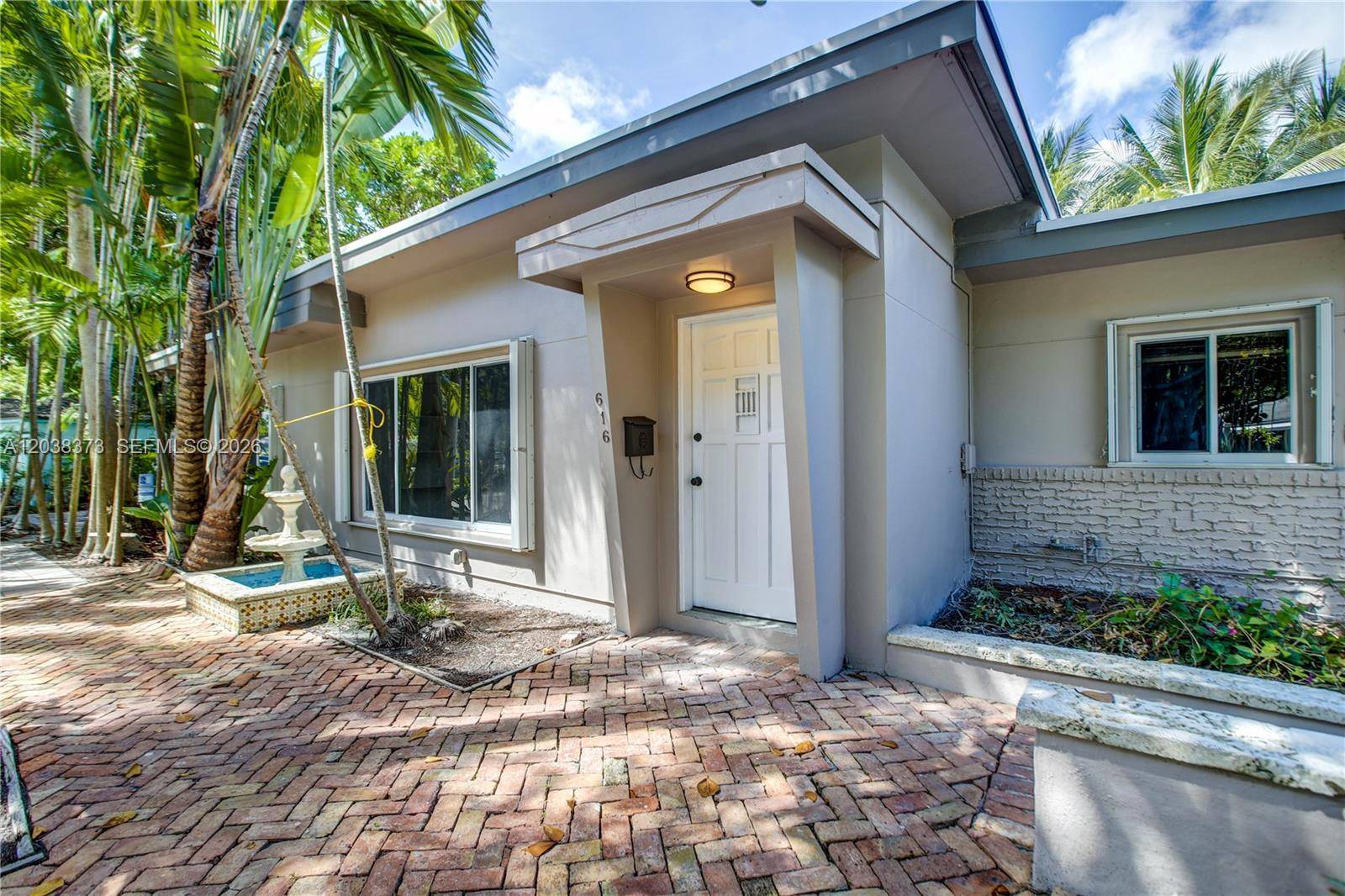 616 SW 11th CtFort Lauderdale - picture