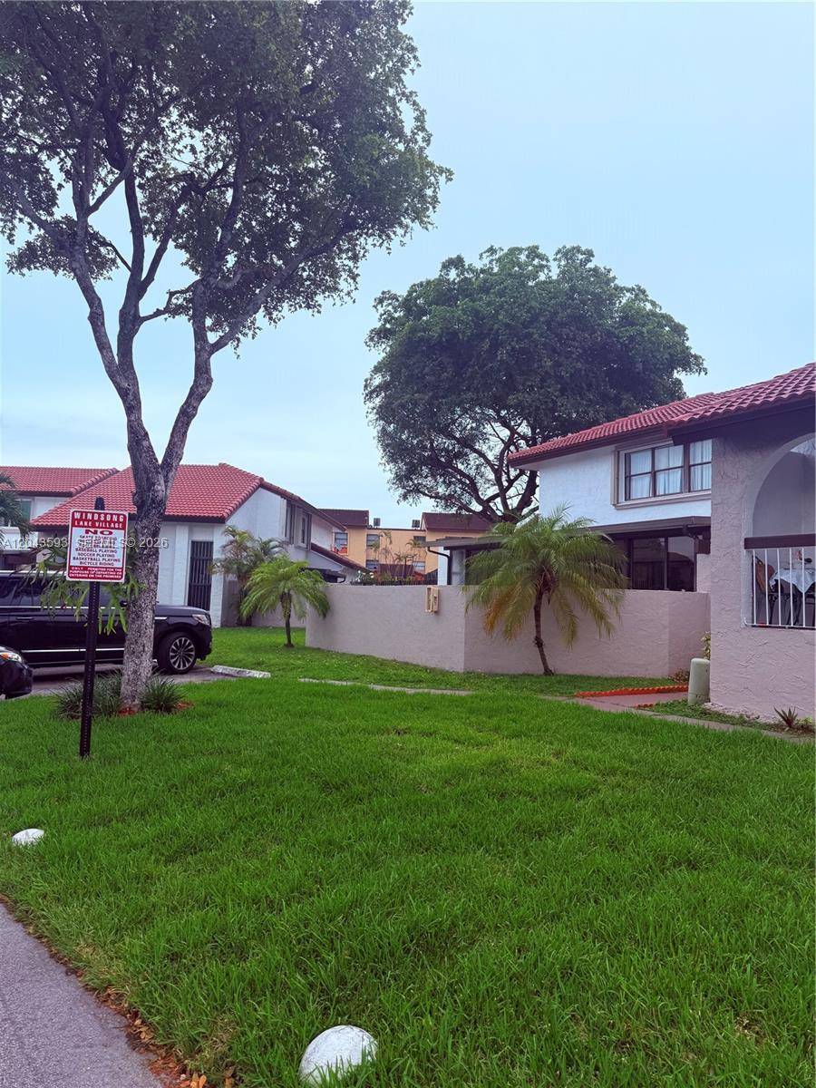 9909 NW 9th St CirMiami - Townhouse/Villa-Annual,Townhouse condo unit 4-3 - picture