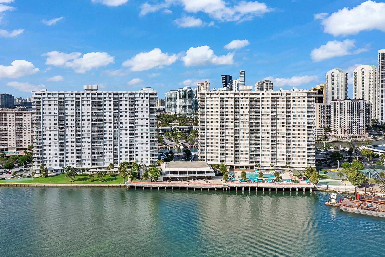 300 Bayview DrSunny Isles Beach - Condo 5+ Stories,Condo condo unit 1709 - picture